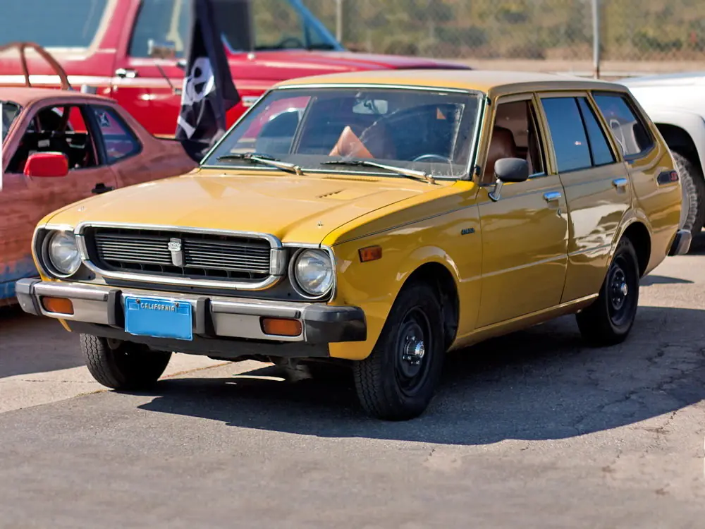Toyota Corolla (TE38) 3 поколение, универсал (04.1974 - 07.1979)